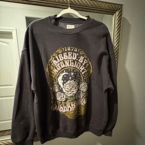 Billabong Charcoal Graphic Crewneck Sweater - never worn!